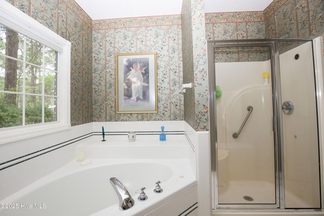 17 Cardinal Drive, Whispering Pines, NC 28327