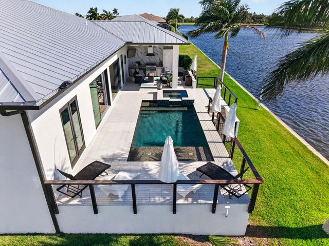 125 COLONY POINT DRIVE, Punta Gorda, FL 33950