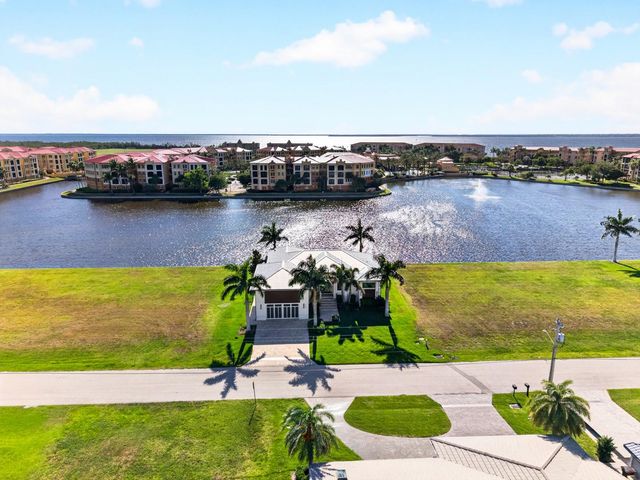 125 COLONY POINT DRIVE, Punta Gorda, FL 33950