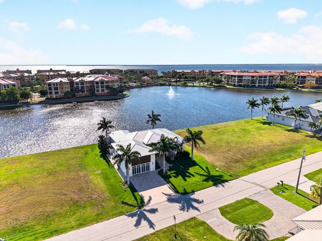 125 COLONY POINT DRIVE, Punta Gorda, FL 33950