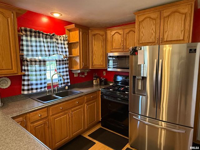 309 E Conrey Street, Williamsville, IL 62693