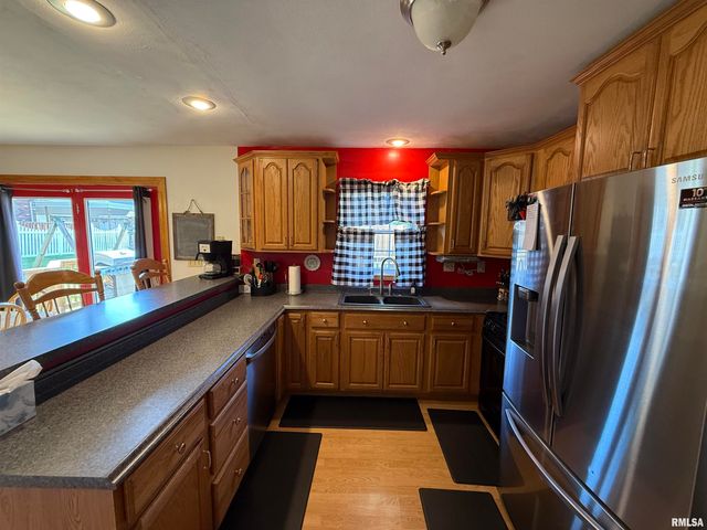 309 E Conrey Street, Williamsville, IL 62693