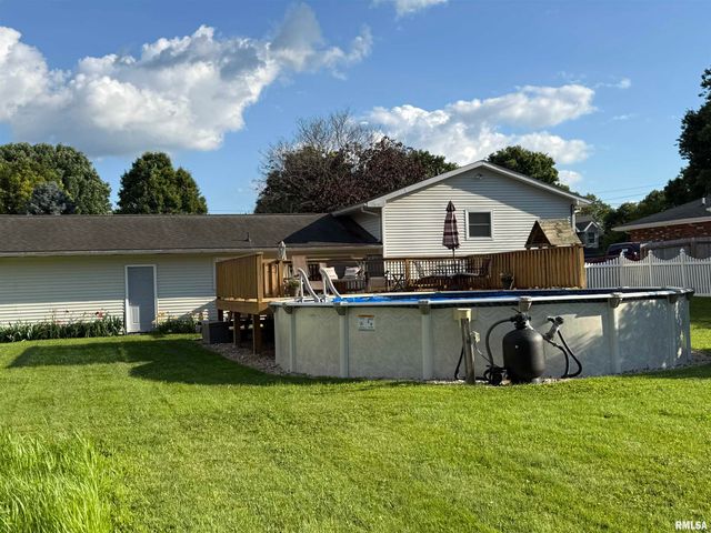 309 E Conrey Street, Williamsville, IL 62693