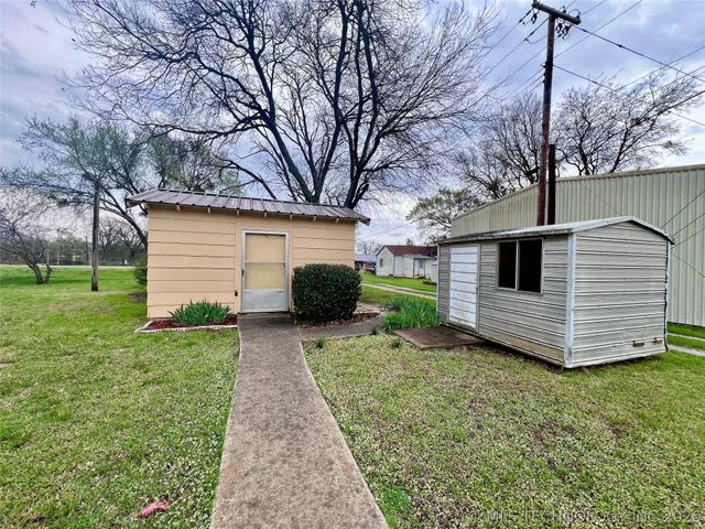 308 E Main, Bokchito, OK 74726