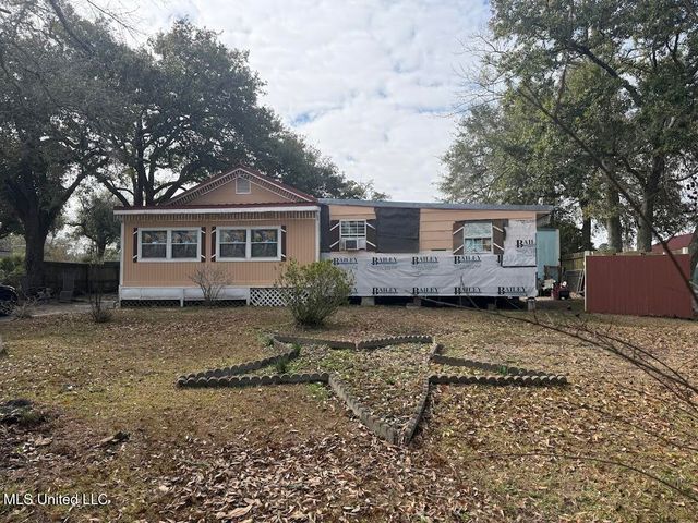544 Demontluzin Avenue, Bay Saint Louis, MS 39520