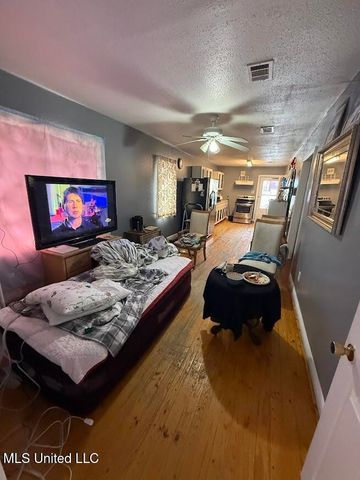 544 Demontluzin Avenue, Bay Saint Louis, MS 39520