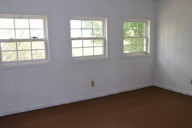 Rt 2 Box 2788, Seymour, MO 65746