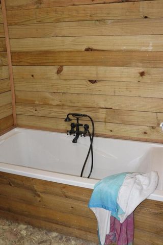 Rt 2 Box 2788, Seymour, MO 65746