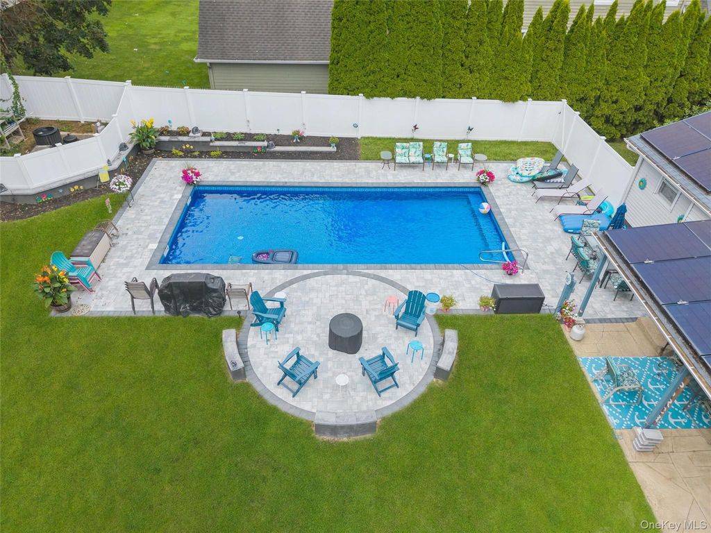 31 Ketay Drive N, East Northport, NY 11731 — photo 2