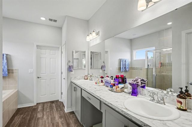 6749 ABBYWOOD LANE, Zephyrhills, FL 33541