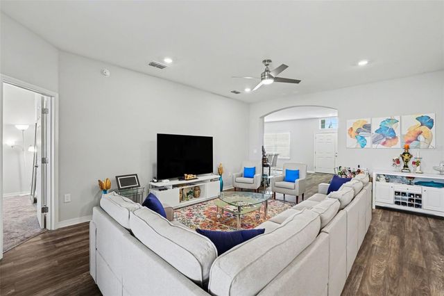 6749 ABBYWOOD LANE, Zephyrhills, FL 33541