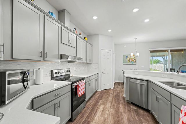 6749 ABBYWOOD LANE, Zephyrhills, FL 33541