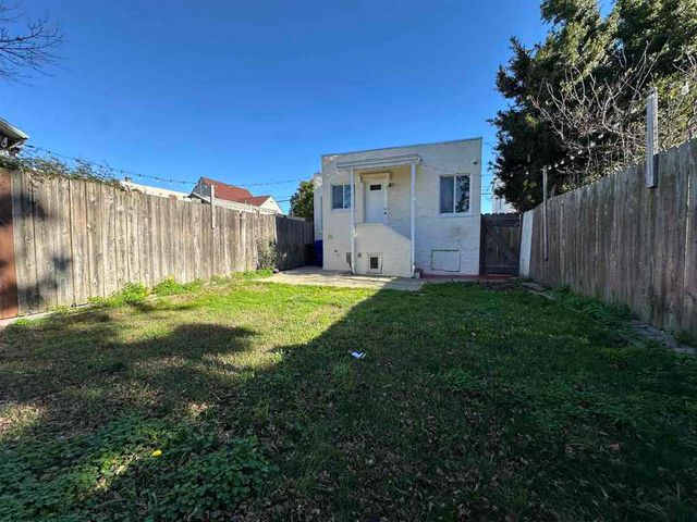 525 28th, Richmond, CA 94804