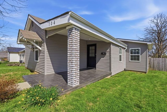 104 4th Street, Cynthiana, KY 41031