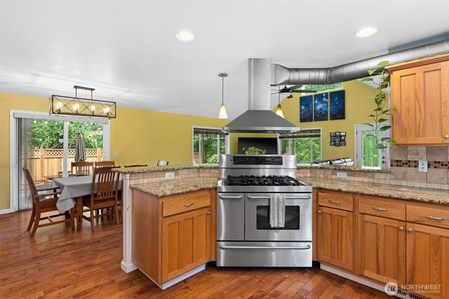 4443 Boston Harbor Road NE, Olympia, WA 98506