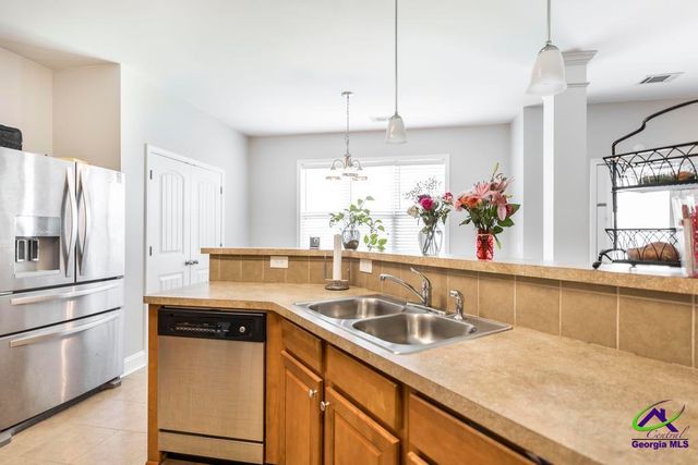 101 Shady Bank Lane, Byron, GA 31008