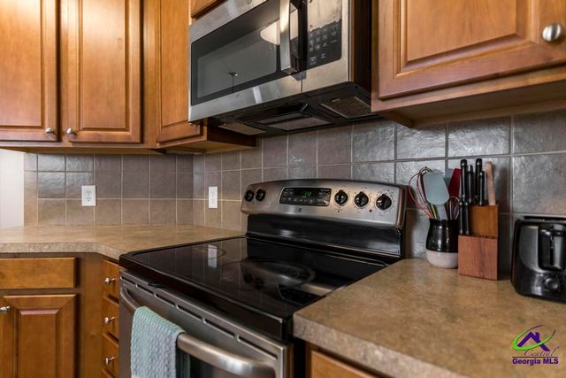 101 Shady Bank Lane, Byron, GA 31008