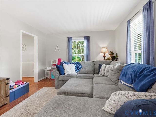 9549 Benbow Rd, North Chesterfield, VA 23235