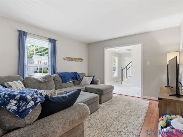 9549 Benbow Rd, North Chesterfield, VA 23235