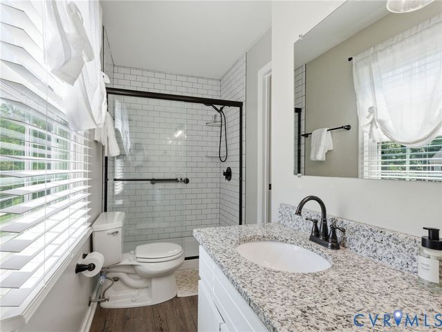 9549 Benbow Rd, North Chesterfield, VA 23235