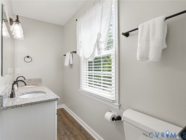 9549 Benbow Rd, North Chesterfield, VA 23235