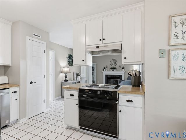 9549 Benbow Rd, North Chesterfield, VA 23235