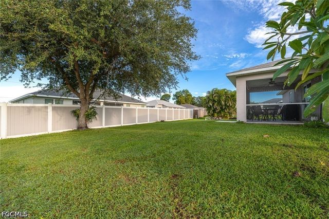 3630 NE 11th PL, Cape Coral, FL 33909