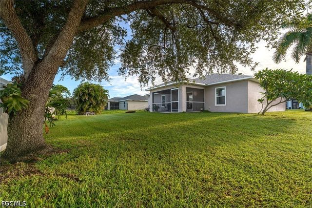 3630 NE 11th PL, Cape Coral, FL 33909