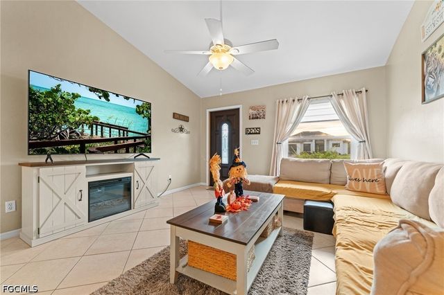 3630 NE 11th PL, Cape Coral, FL 33909