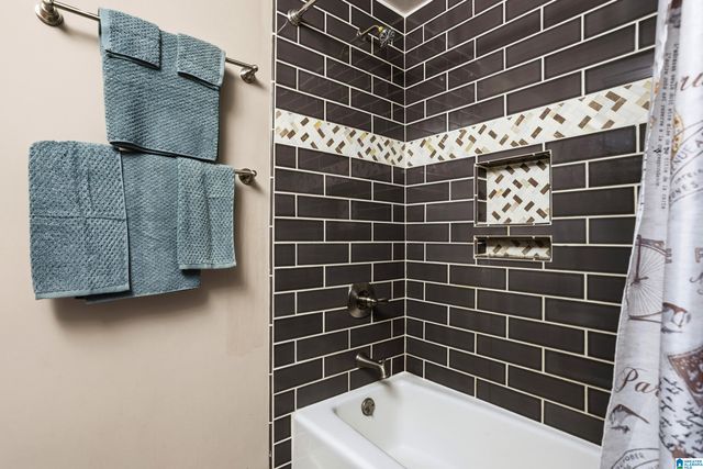 2048 WHITE POST ROAD, Hueytown, AL 35023