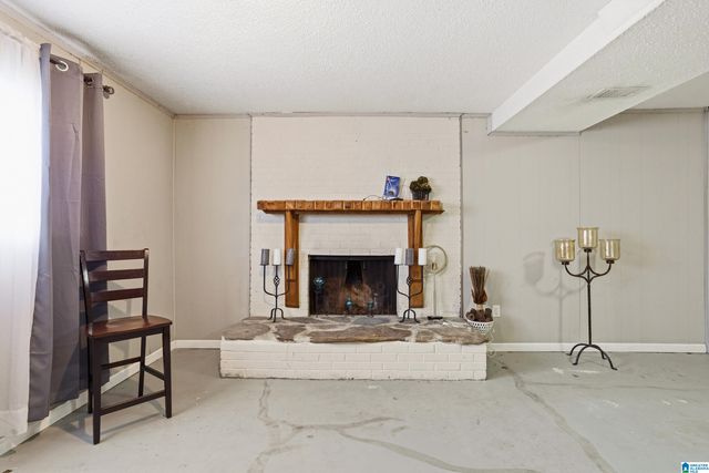 2048 WHITE POST ROAD, Hueytown, AL 35023