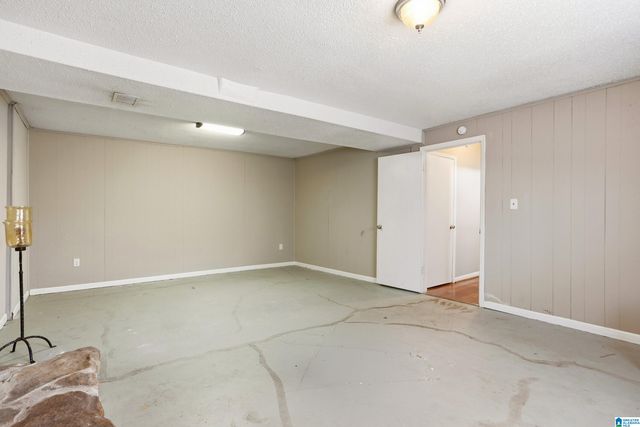 2048 WHITE POST ROAD, Hueytown, AL 35023