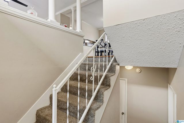 2048 WHITE POST ROAD, Hueytown, AL 35023