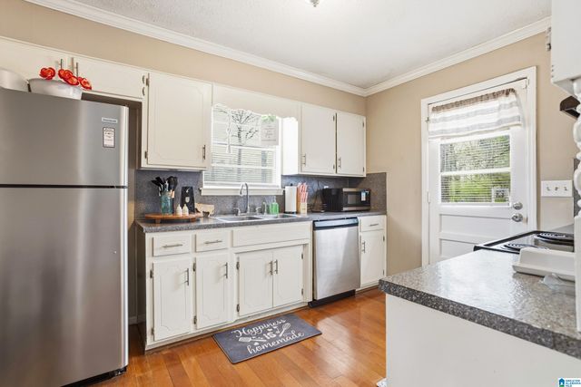 2048 WHITE POST ROAD, Hueytown, AL 35023