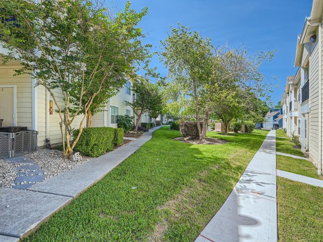 12565 Melville Drive 311, Montgomery, TX 77356