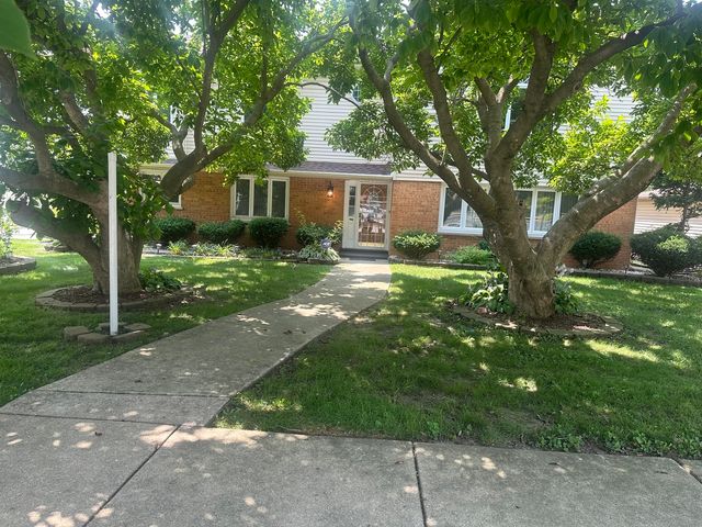 9414 S 69th Avenue, Oak Lawn, IL 60453