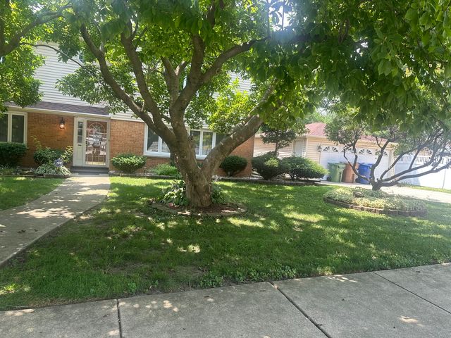 9414 S 69th Avenue, Oak Lawn, IL 60453