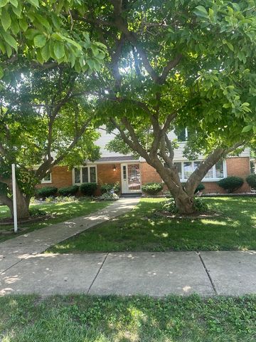 9414 S 69th Avenue, Oak Lawn, IL 60453