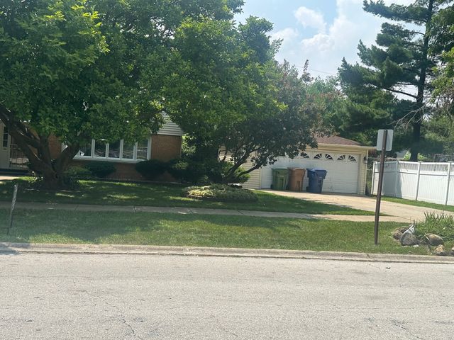 9414 S 69th Avenue, Oak Lawn, IL 60453