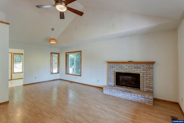 2062 NW Myrtlewood Wy, Corvallis, OR 97330
