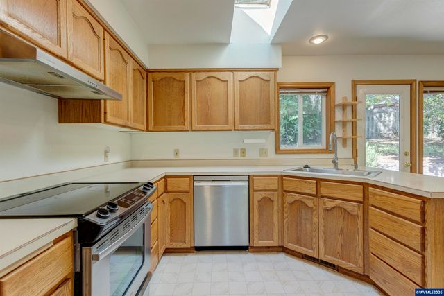 2062 NW Myrtlewood Wy, Corvallis, OR 97330