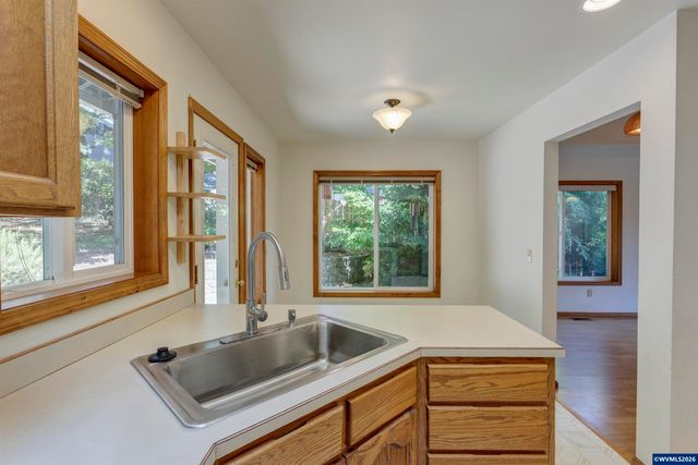 2062 NW Myrtlewood Wy, Corvallis, OR 97330