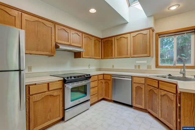 2062 NW Myrtlewood Wy, Corvallis, OR 97330