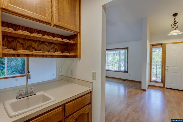 2062 NW Myrtlewood Wy, Corvallis, OR 97330