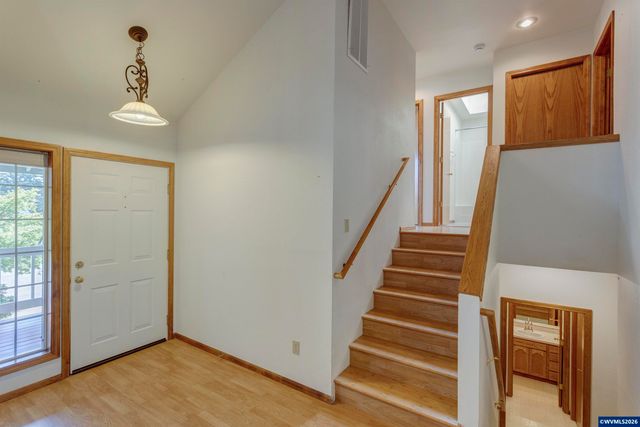 2062 NW Myrtlewood Wy, Corvallis, OR 97330