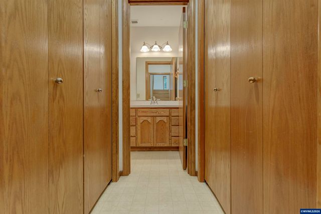 2062 NW Myrtlewood Wy, Corvallis, OR 97330