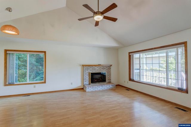 2062 NW Myrtlewood Wy, Corvallis, OR 97330