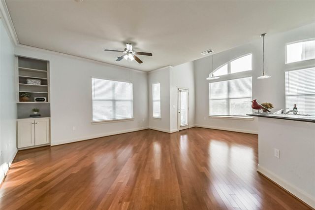 1010 Rosine St Street 49, Houston, TX 77019