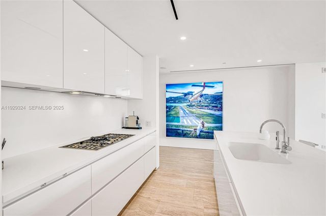 9111 Collins Ave N-322, Surfside, FL 33154