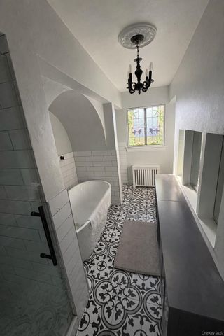 461 N Long Beach Road, Rockville Centre, NY 11570